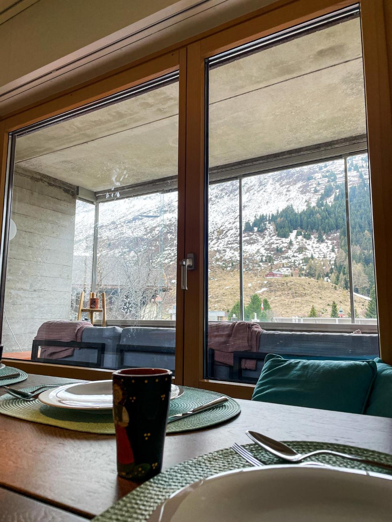 Top Modernes Apartment Im Herzen Von Andermatt Balkon & Bergblick Eksteriør billede